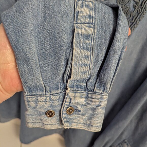 Name Your Price - Closing Closet - Picture 3 of 4